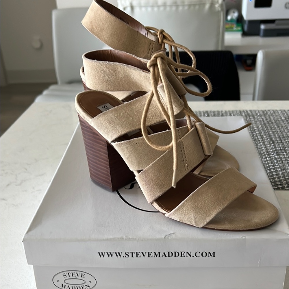 Steve Madden Tan Strappy Sandals with Lace-Up Design - Picture 2 of 5
